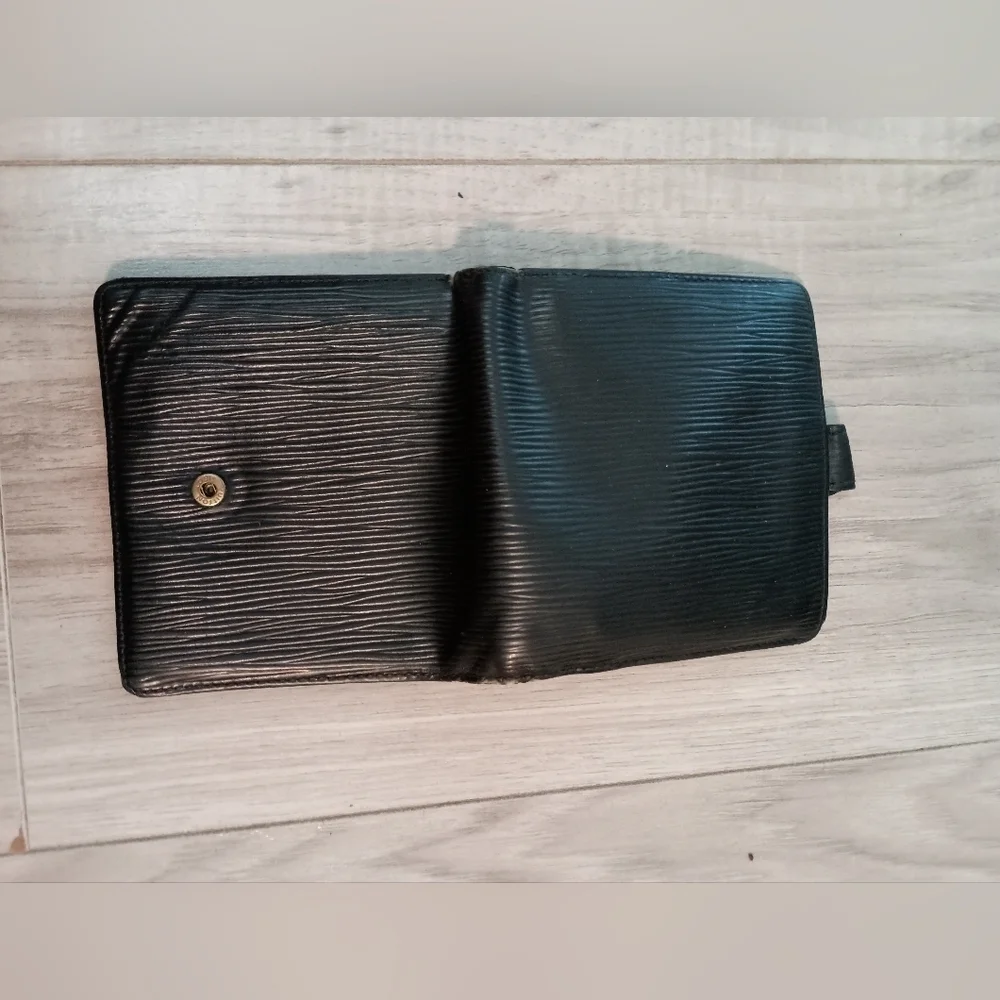 Louis Vuitton Bifold Wallet Black Epi